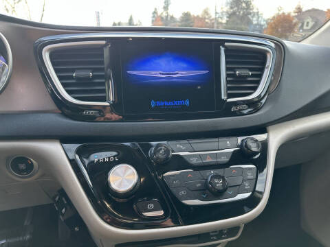 2017 Chrysler Pacifica Touring