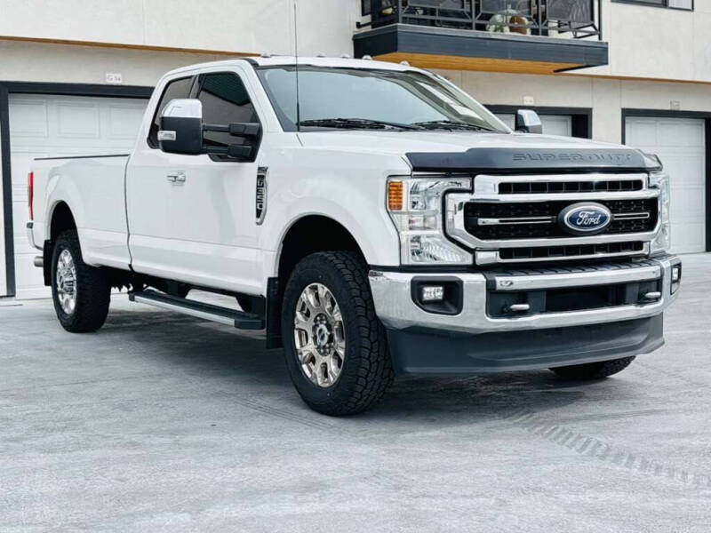 2022 Ford F-350 Super Duty Lariat's photo