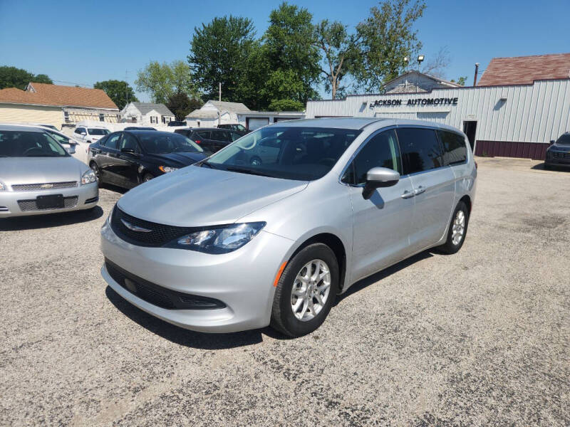 2023 Chrysler Voyager LX