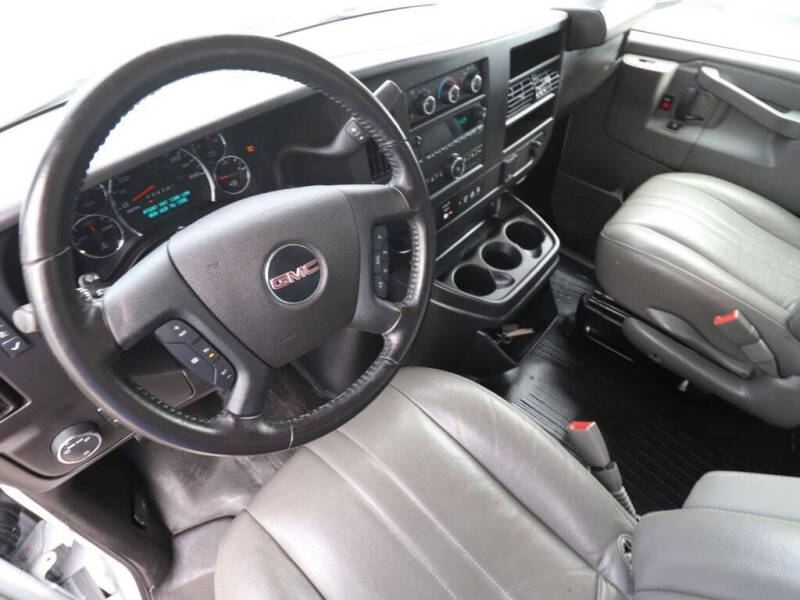 2022 GMC Savana 2500