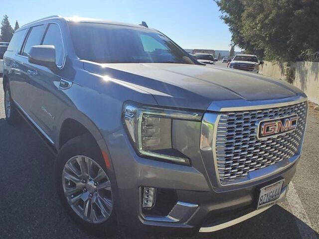 Used 2022 GMC Yukon XL Denali with VIN 1GKS2JKL6NR191754 for sale in Bloomington, IL