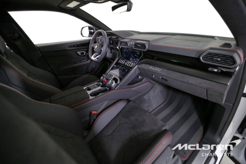 2023 Lamborghini Urus S