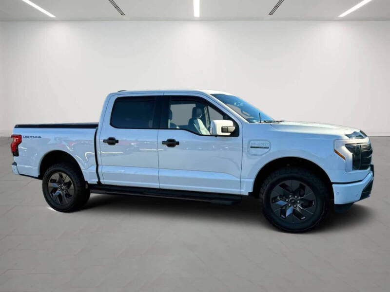 2022 Ford F-150 Lightning Lariat