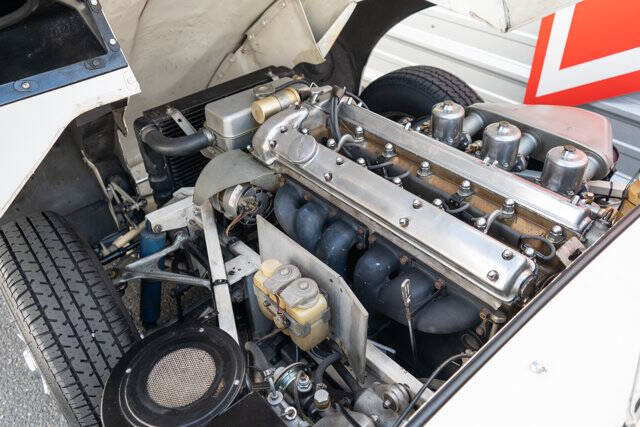 1966 Jaguar E-Type 37
