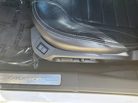 2017 Ford Taurus SHO