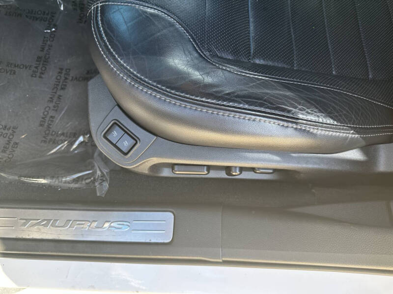 2017 Ford Taurus SHO