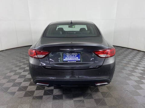 2016 Chrysler 200 S