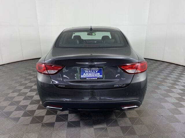2016 Chrysler 200 S