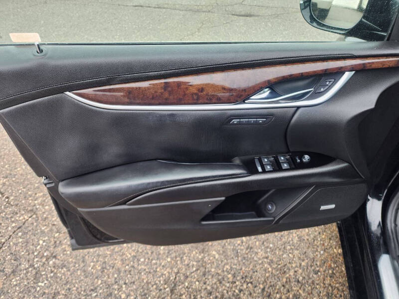 2013 Cadillac XTS Luxury Collection