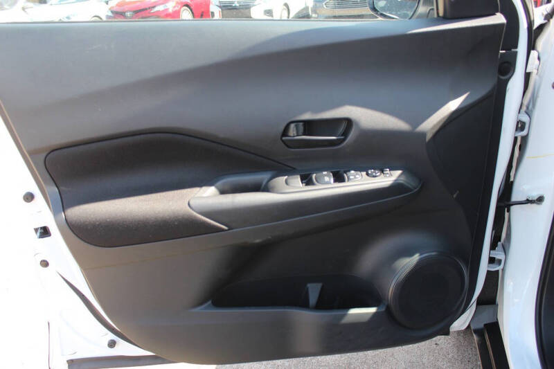 2023 Nissan Kicks S