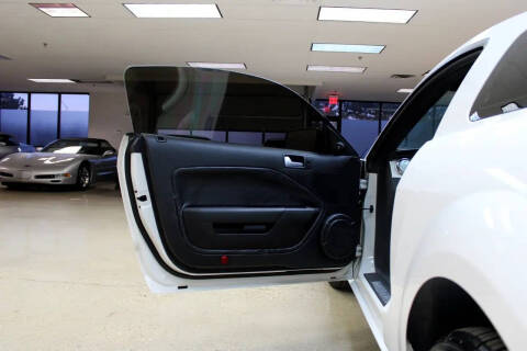 2005 Ford Mustang GT Deluxe