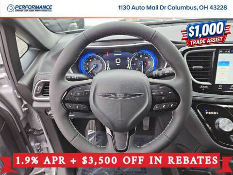 2026 Chrysler Pacifica Select