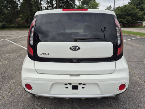 2018 Kia Soul +