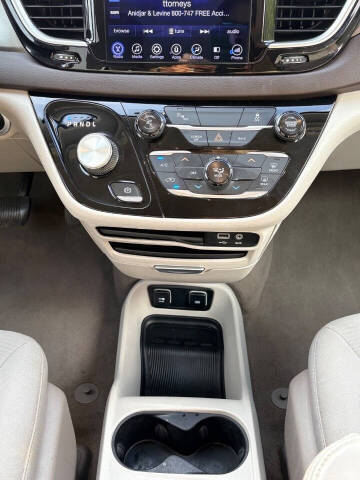 2017 Chrysler Pacifica Touring