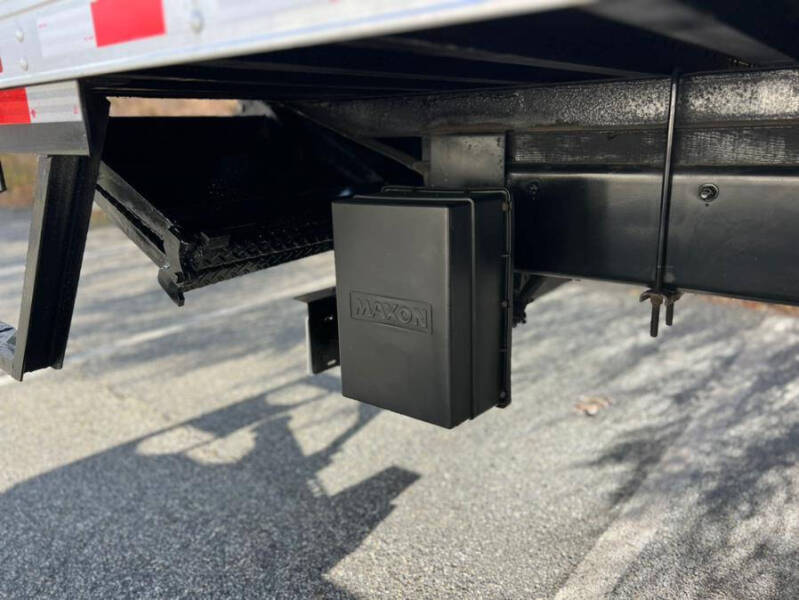 2018 Freightliner M2 106