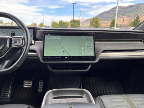 2024 Rivian R1S Adventure