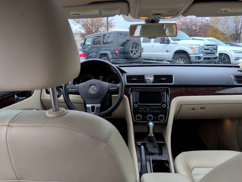 2012 Volkswagen Passat TDI SEL Premium