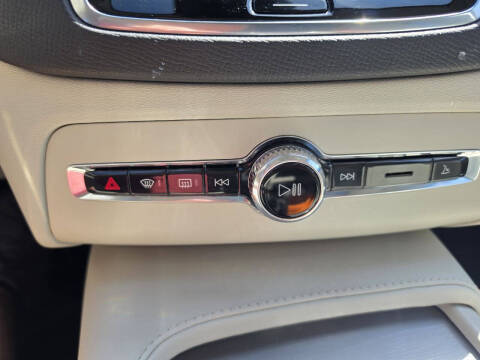 2023 Volvo XC90 B5 Core