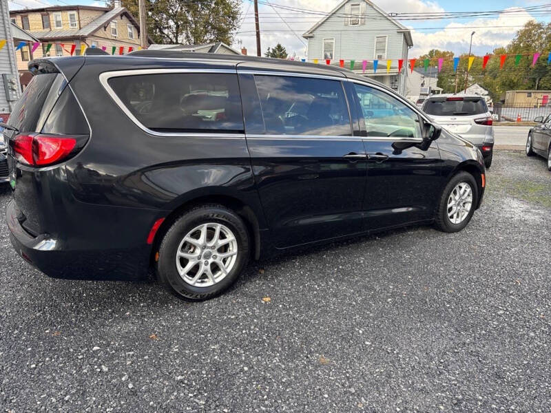 2020 Chrysler Voyager LXi