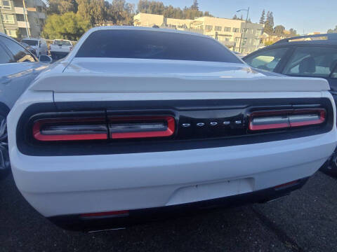 2015 Dodge Challenger SXT
