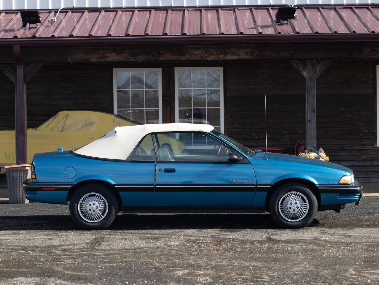 1991 Pontiac Sunbird 2