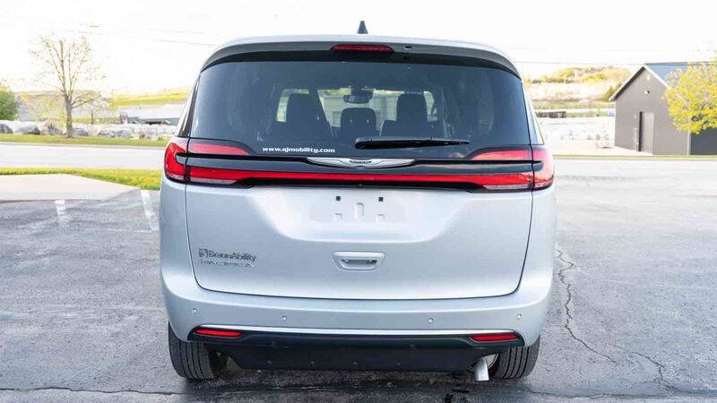 2024 Chrysler Pacifica Touring L