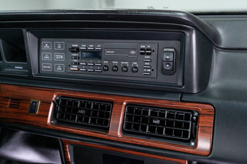 1990 Lincoln Mark VII Bill Blass