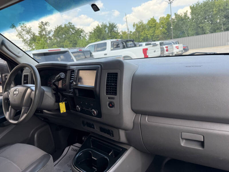 2019 Nissan NV 2500 HD S