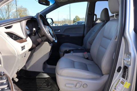 2016 Toyota Sienna XLE Premium 8-Passenger