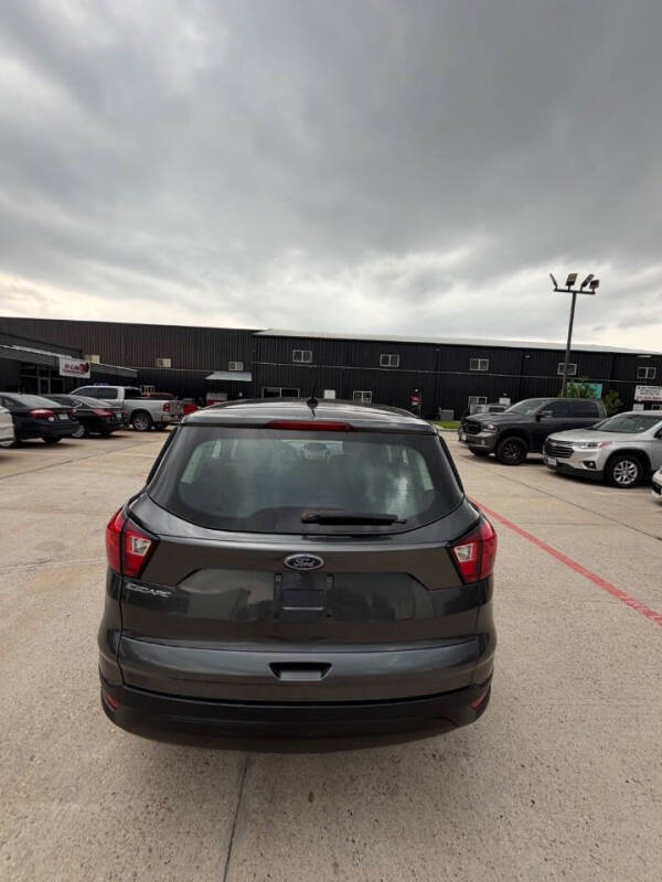2019 Ford Escape S