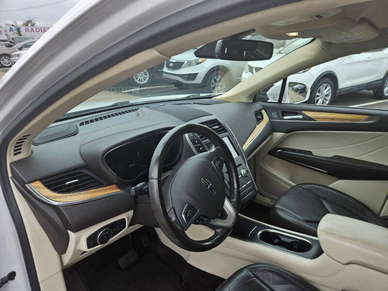 2016 Lincoln MKC Select