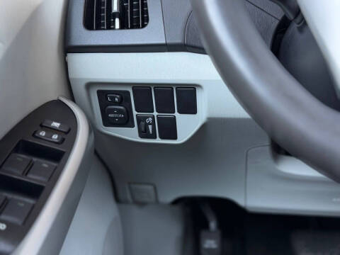 2014 Toyota Prius Two