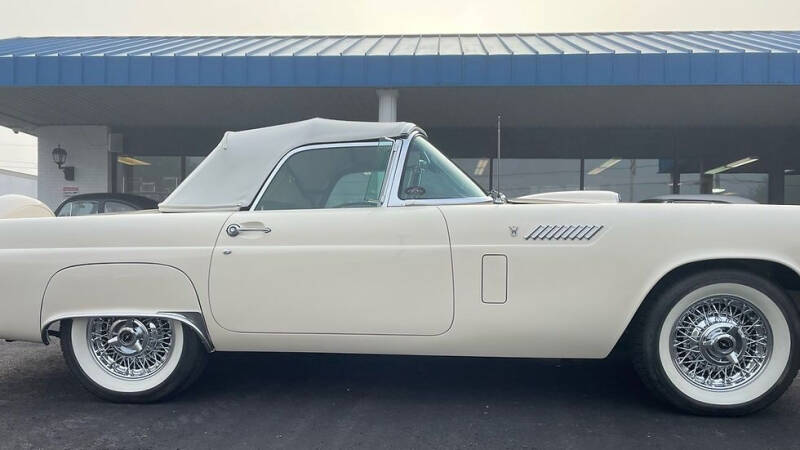 1956 Ford Thunderbird