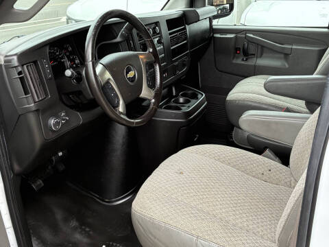 2018 Chevrolet Express 2500