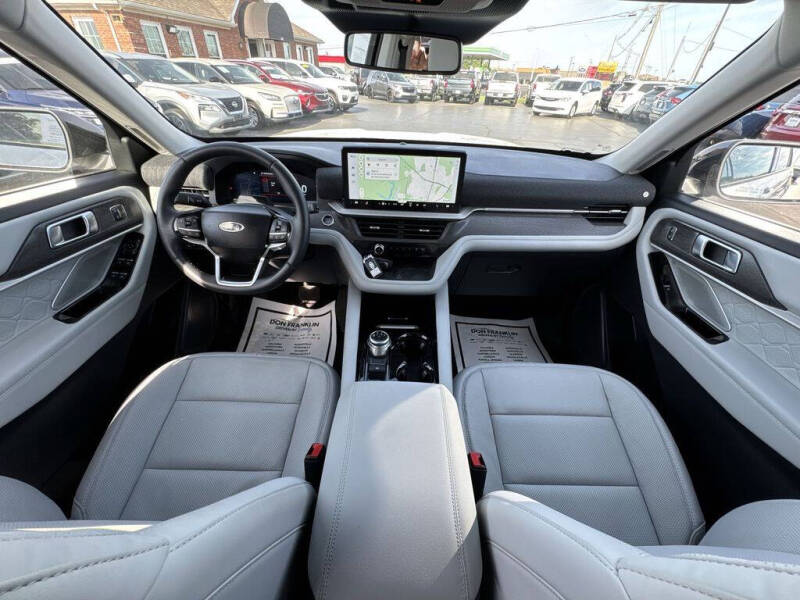 2025 Ford Explorer Platinum
