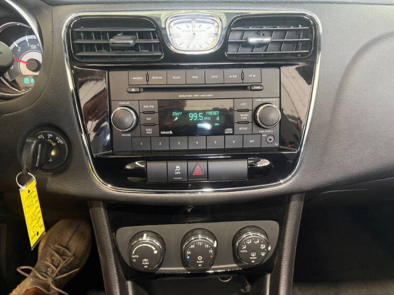 2012 Chrysler 200 Touring