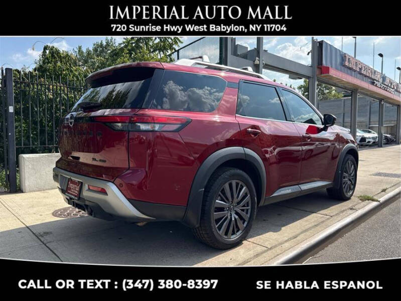 2022 Nissan Pathfinder SL