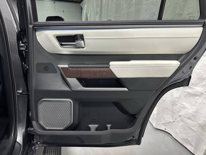 2024 Toyota Sequoia Capstone