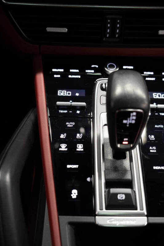 2022 Porsche Cayenne Platinum Edition