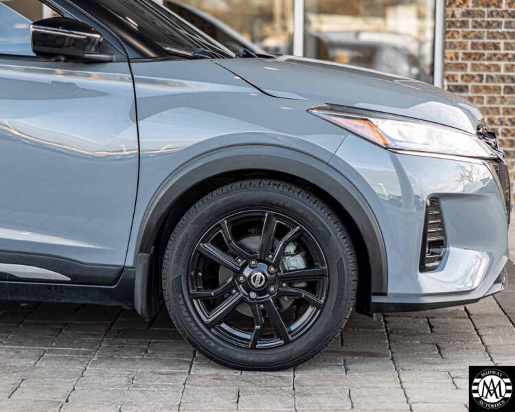 2021 Nissan Kicks SR