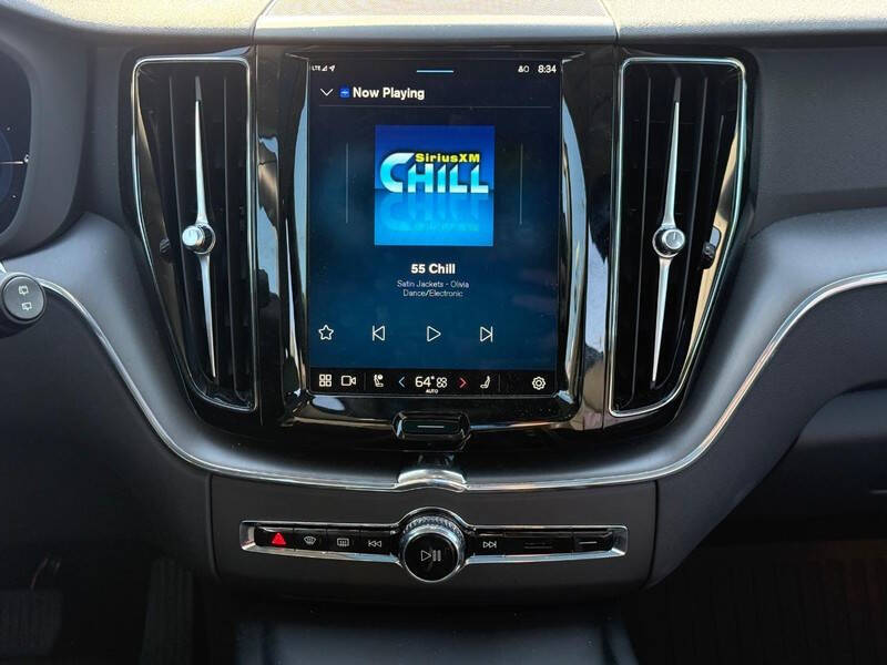 2025 Volvo XC60 T8 Core Dark Theme