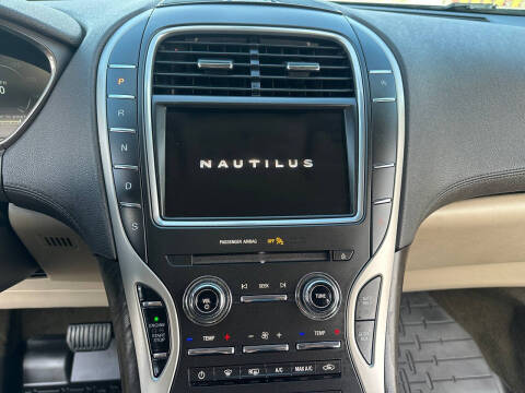 2020 Lincoln Nautilus Reserve