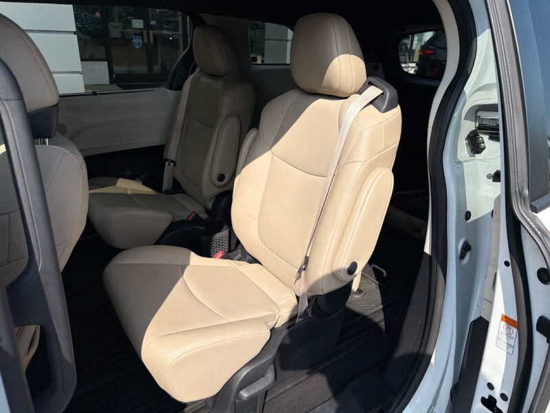 2022 Toyota Sienna XLE 7-Passenger