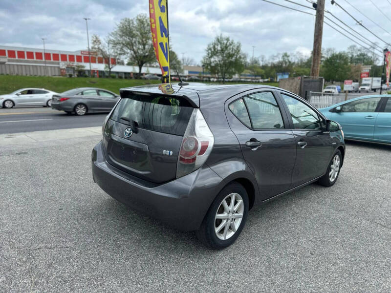 2013 Toyota Prius c