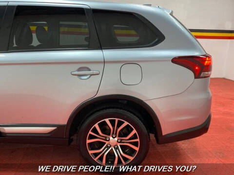 2017 Mitsubishi Outlander ES