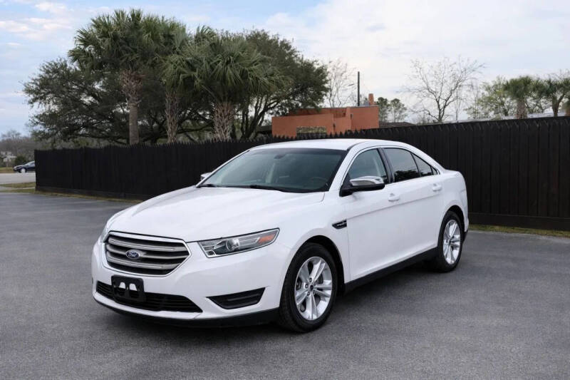 2017 Ford Taurus SE