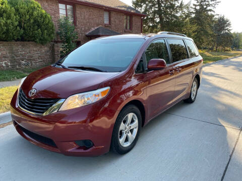 2014 Toyota Sienna for sale at Elite Motors in Bellevue NE