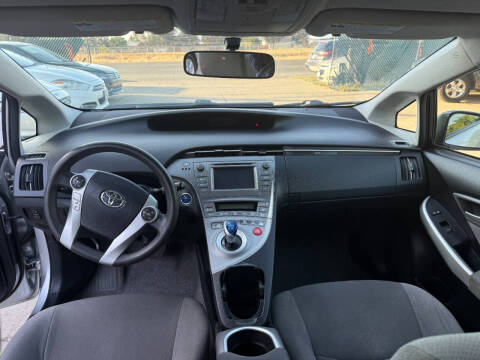 2013 Toyota Prius Two