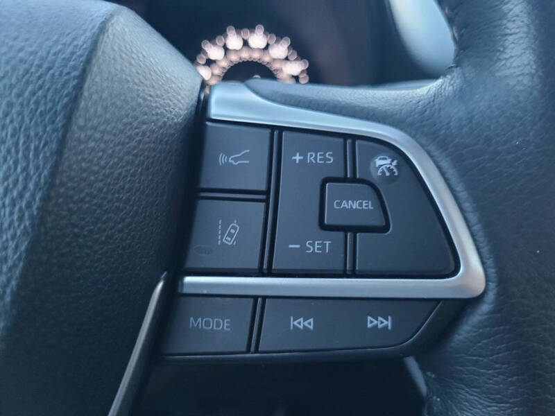 2022 Toyota Sienna XLE 8-Passenger