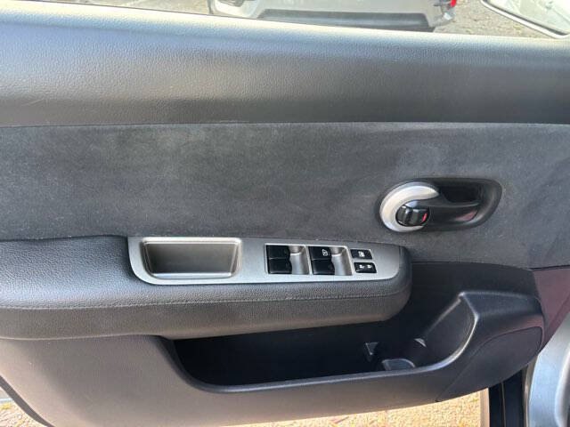 2011 Nissan Versa 1.8 S